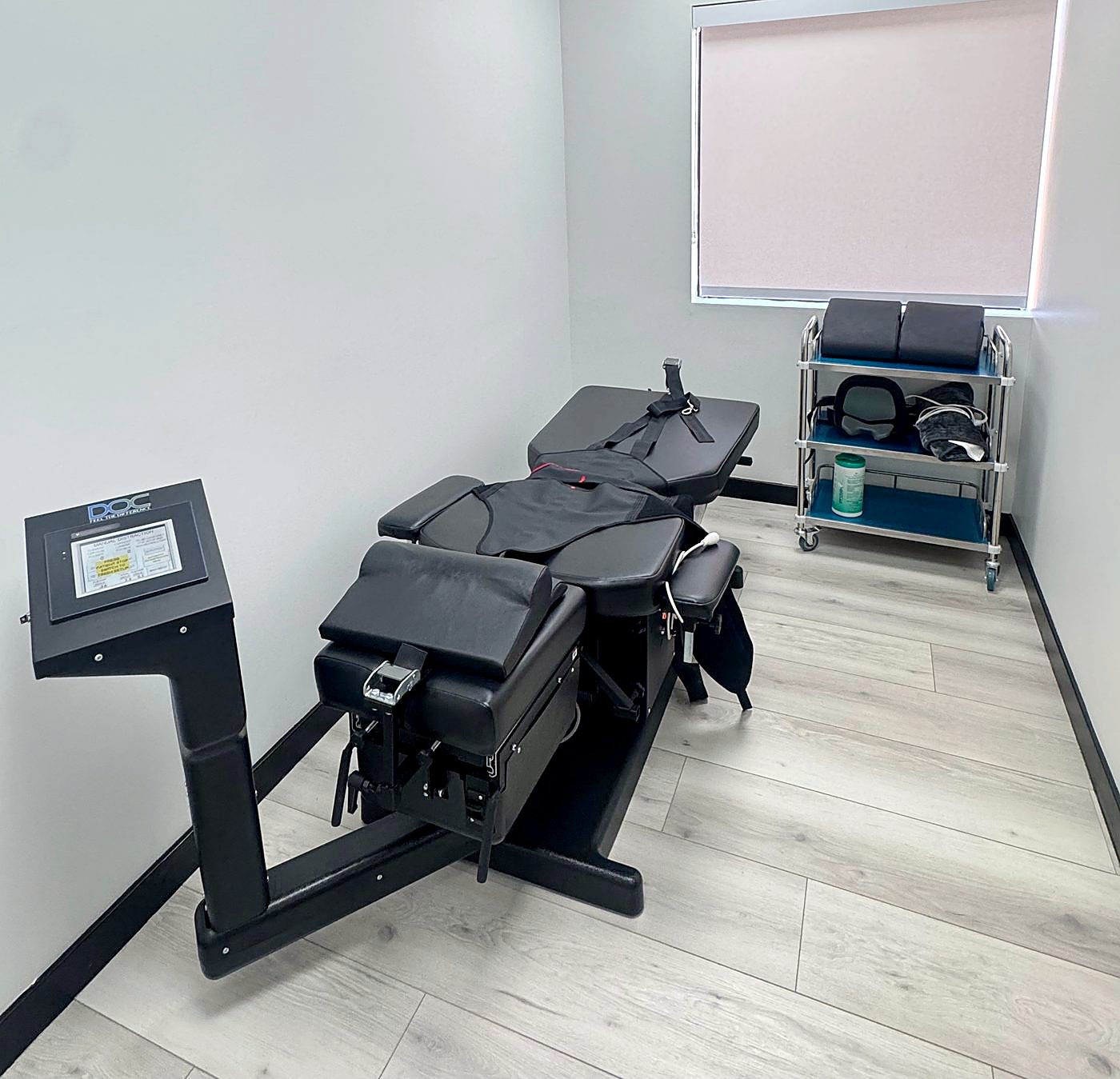 Spinal decompression table